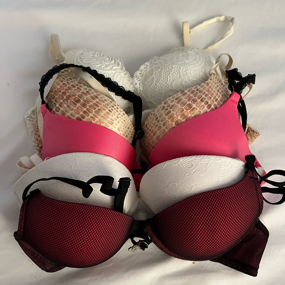 Victoria’s Secret and H&M bra lot